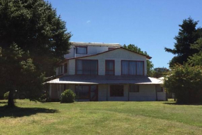Alojamiento en Chiloé hermosa vista y gran espacio, Ancud